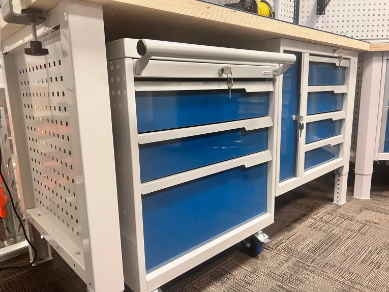 Верстак CTR 2232.S4L34.24 купить в Апатитах Верстак CTR 2232.S4L34.24 купить в Апатитах