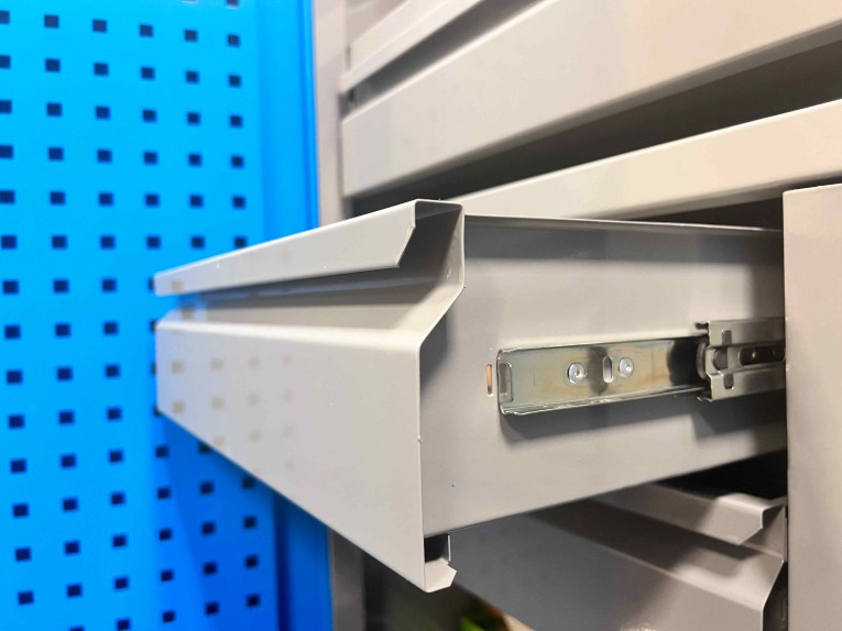 Шкаф инструментальный TNC 181.2B1.2S1 купить в Апатитах Шкаф инструментальный TNC 181.2B1.2S1 купить в Апатитах