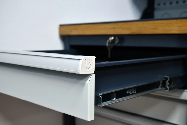 Верстак FBK 1551.14.3-2 купить в Апатитах Верстак FBK 1551.14.3-2 купить в Апатитах