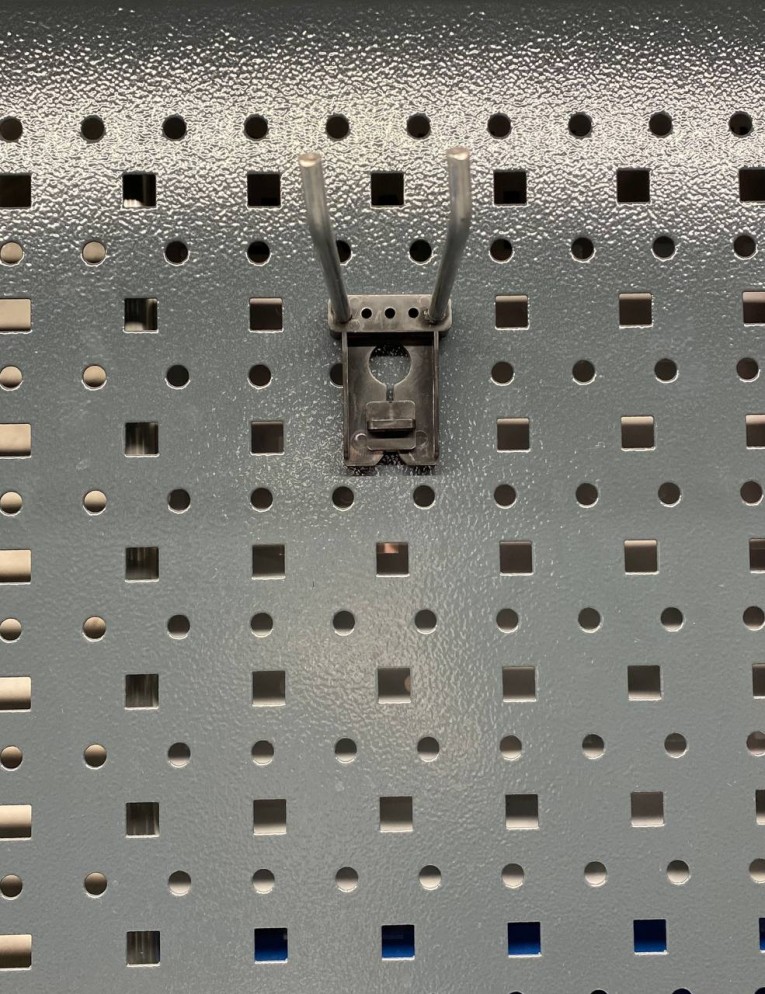 Крючок двойной 100 мм купить в Апатитах