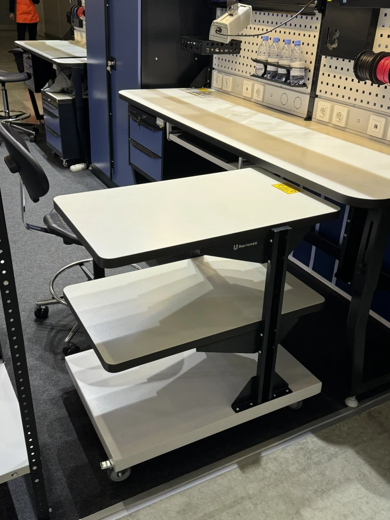 Подкатной антистатический стол SPC A купить в Апатитах Подкатной антистатический стол SPC A купить в Апатитах