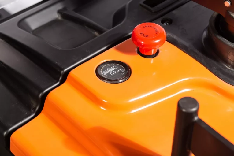 Штабелер электрический самоходный 1,6 т - 3,6 м Вилы: 1150 , АКБ Свинцово - кислотная, CL1636GA SIBLINE купить в Апатитах Штабелер электрический самоходный 1,6 т - 3,6 м Вилы: 1150 , АКБ Свинцово - кислотная, CL1636GA SIBLINE купить в Апатитах